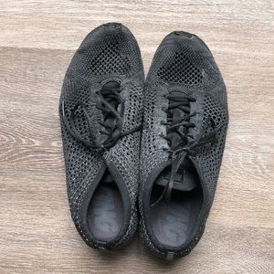 Black Nike FlyKnits